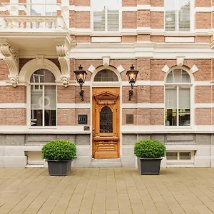https://pillows-anna-van-den-vondel.thehaguehotels.net